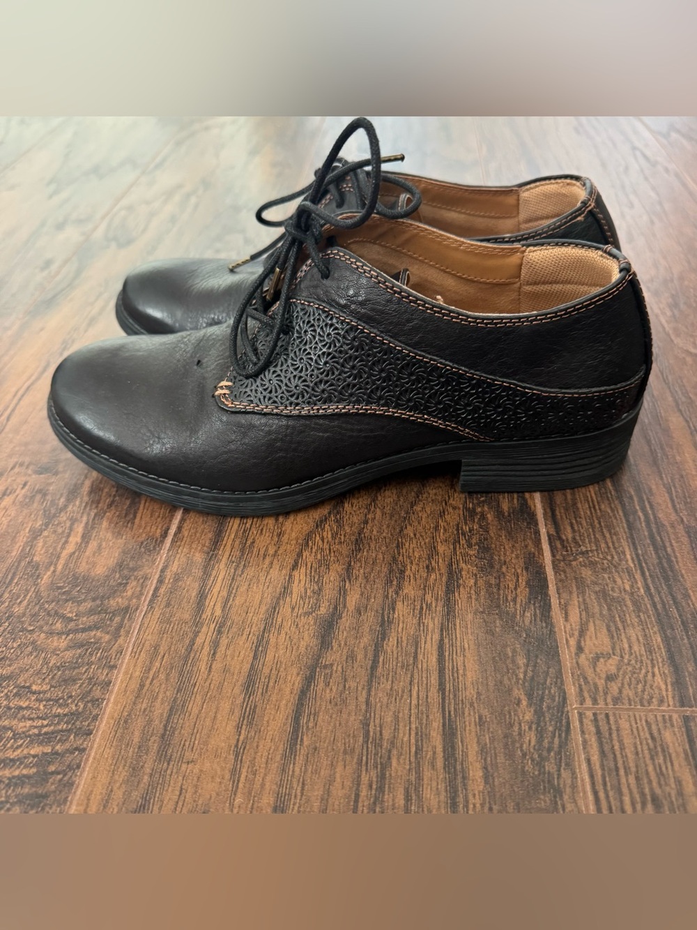 Comfortiva Lace-Up Leather Artisan Oxfords Tolla Black Size 9